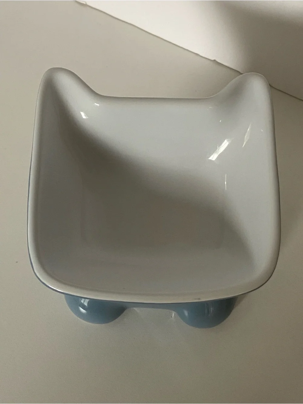 Whisker City Elevated Cat Bowl Ceramic Blue Gray EUC Kitty Face Shape 4” Tall.